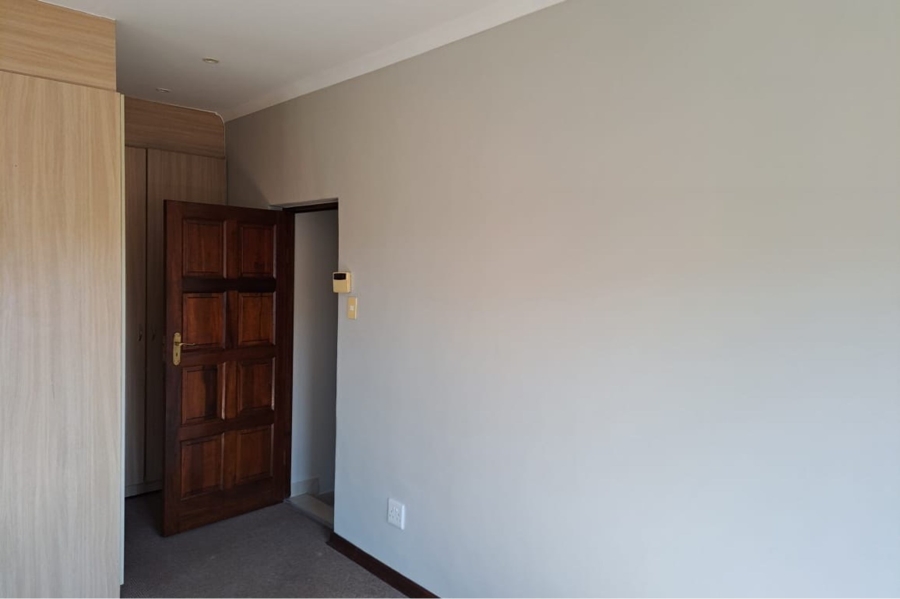 4 Bedroom Property for Sale in Buffelspoort Eco Estate North West